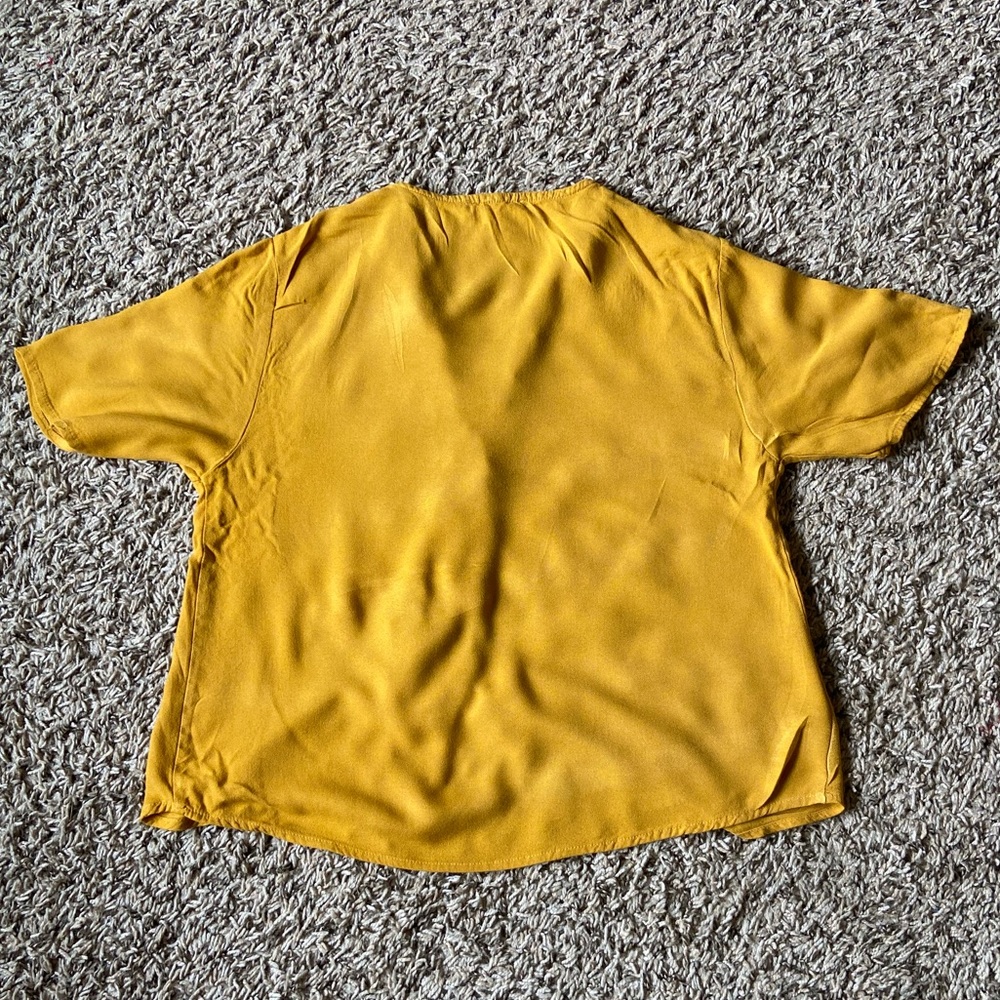 Yellow Top With Buttons 💛 - Picture 2 of 3